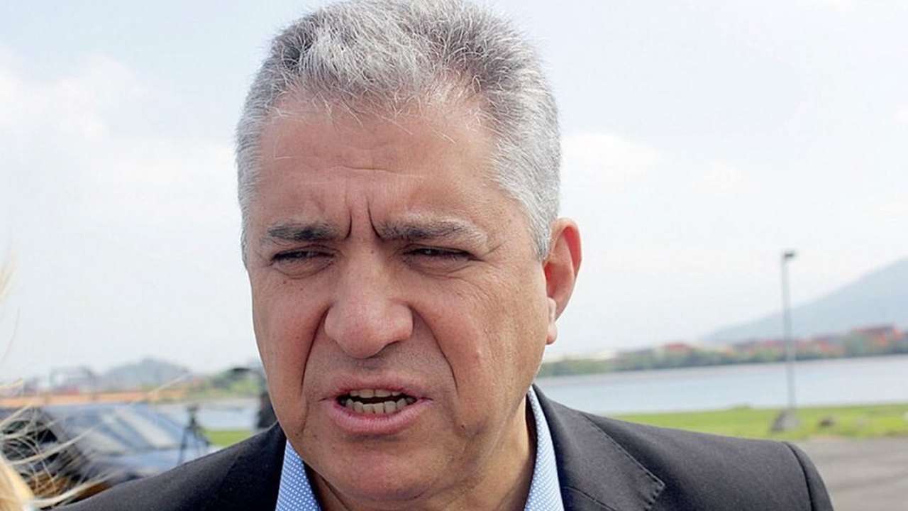 Alvo da PF, prefeito do Guarujá tem liminar negada e é mantido fora do cargo