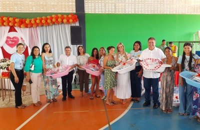 Gestantes miguelenses recebem kits com enxovais