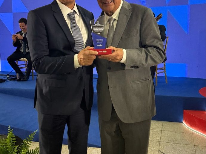 AeC recebe prêmio do Ministério de Desenvolvimento Social como destaque por programa de inclusão socioeconômica