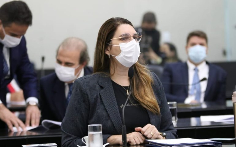 Auxílio emergencial: Projeto autoriza criação de “Renda Acolhimento” para mulheres vítimas de violência doméstica em AL