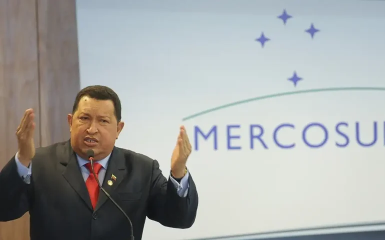 Hugo Chávez alertava sobre táticas dos EUA para justificar ações internacionais