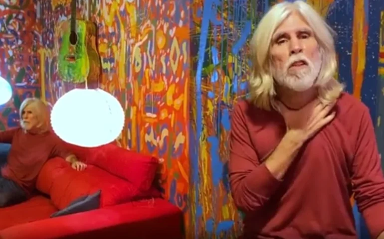 Recluso, Oswaldo Montenegro mora em apartamento que causou sensação na internet