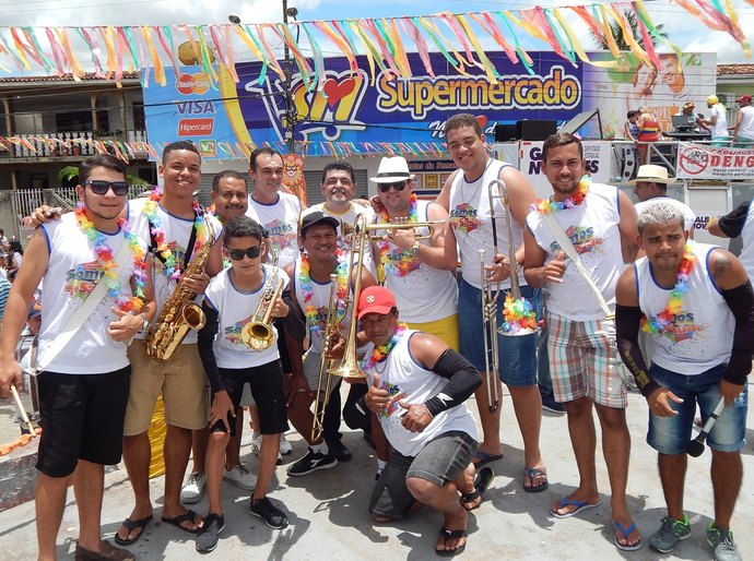 Saúde e Assistência Social festejam o carnaval pelas ruas de Anadia