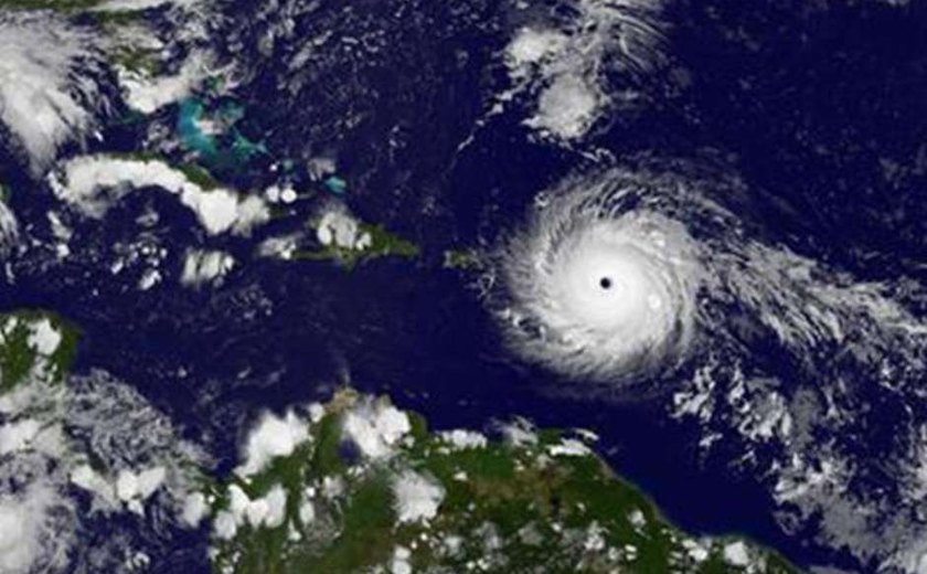 Furacão de categoria 5 atinge ilhas do Caribe