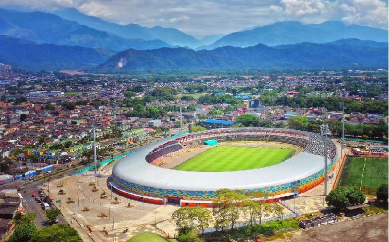 Pelé é homenageado com nome de estádios na Colômbia e Guiné-Bissau