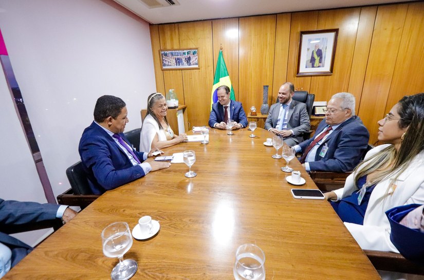 Prefeita Tia Júlia garante apoio para novos investimentos em Palmeira dos Índios na Serfi de Brasília