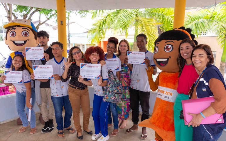 Detran realiza ação de educação para o trânsito com 100 estudantes de Viçosa