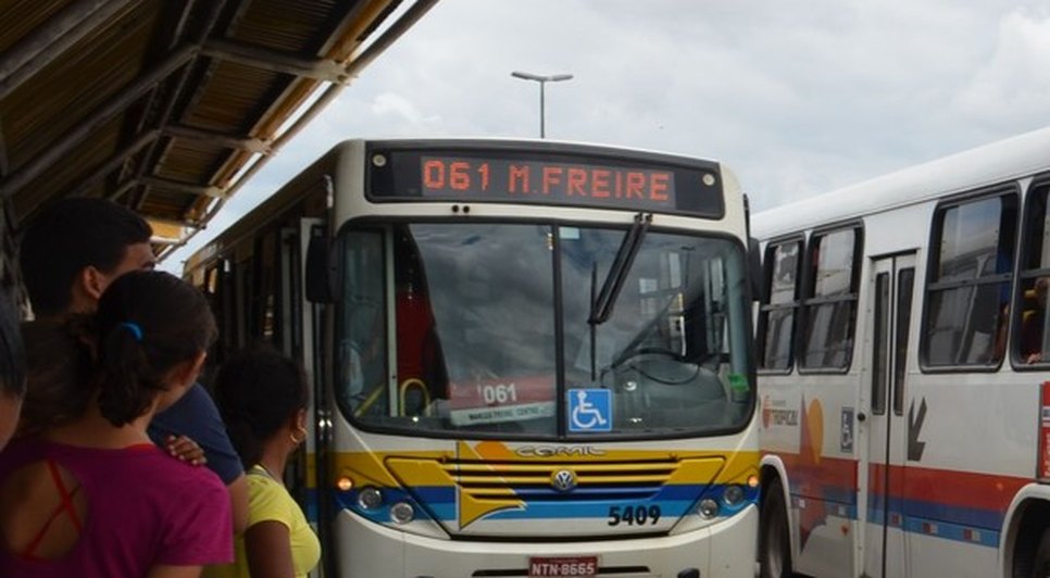 ônibus assaltado  / Foto: portal a8se