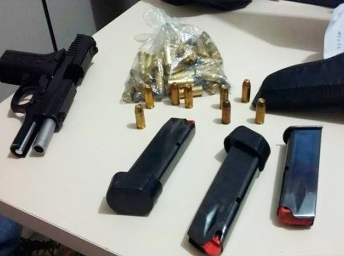 Polícia Civil prende homem com armas e munições após denúncia de tentativa de estupro