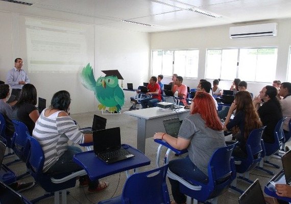 Estado inicia levantamento para implantar mais 13 escolas em tempo integral até 2016