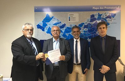 Prefeito Rogério Teófilo recebe certificado Prefeito Amigo do Meio Ambiente do MPE/AL 