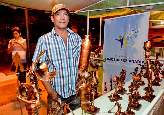 Artista plástico Jackson Lima representa Limoeiro de Anadia na 1ª Fenearte em Arapiraca