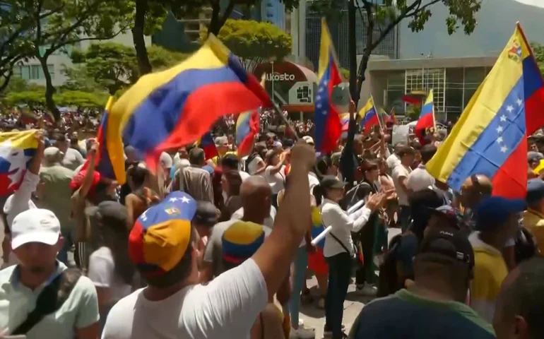 Vivi para contar: Venezuela prende inocentes para espalhar medo, diz mãe de jovem com problemas cerebrais detido há um mês