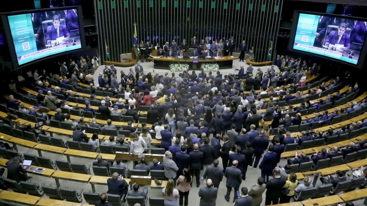 Mensagens do Executivo e do Judiciário ao Legislativo repercutem na Câmara; assista