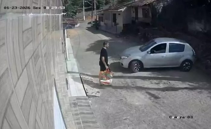 Ruan Carlos é gravado por câmeras de segurança em Rio Largo, em momento que supostamente iniciaria fuga