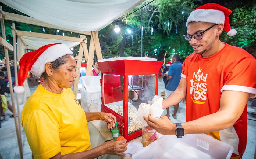 Parada Natalina leva brilho e magia do natal para comunidades de Maceió