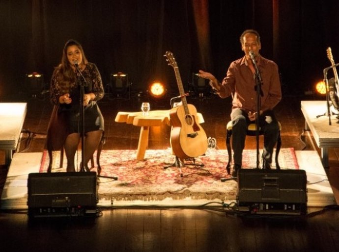 Andréa Laís apresenta o show Simplesmente, lindo! no Arena