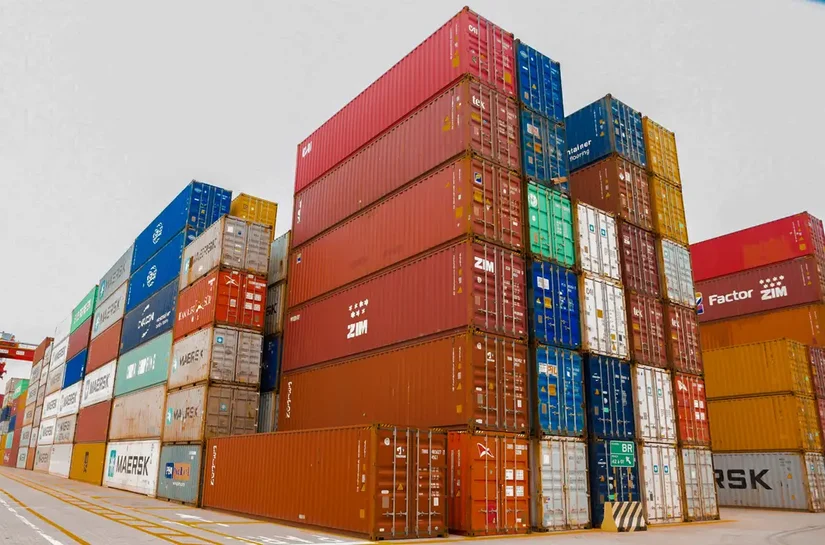 Balança comercial tem saldo positivo de US$ 6,1 bi em agosto
