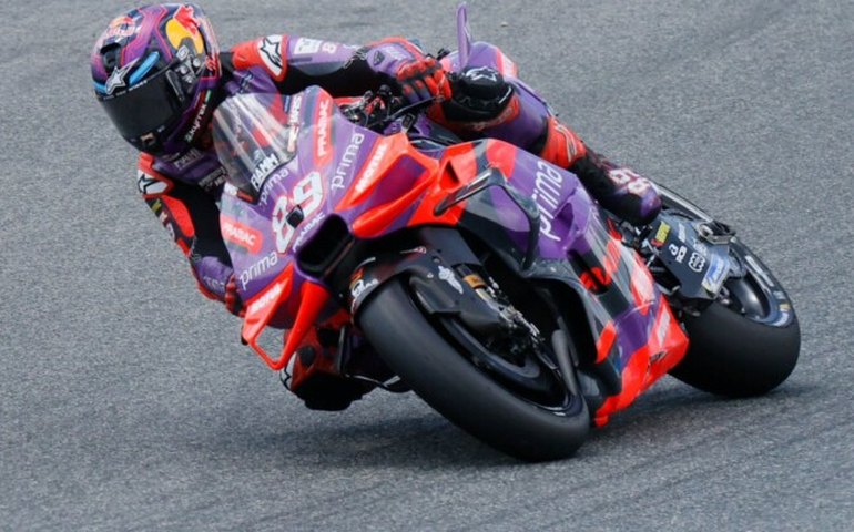Jorge Martín vence corrida sprint maluca da Etapa da Espanha da Moto GP com 14 quedas
