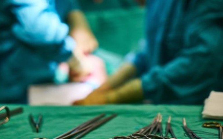 Hospital perde pedaço do crânio de paciente e cobra R$ 100 mil pela substituição, nos EUA