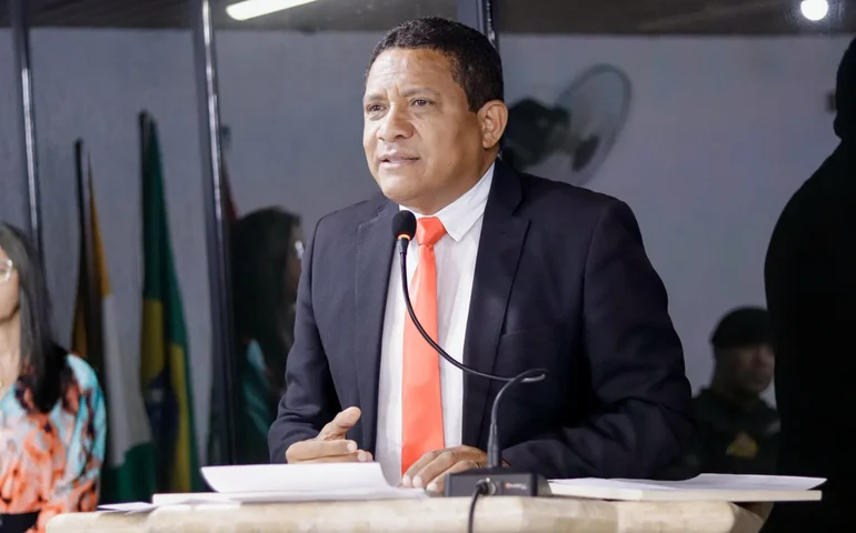 Prefeito ‘queima’ deputados para garantir apoios de aliados em 2026