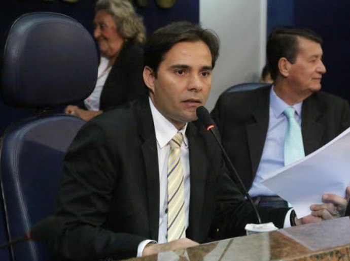 Presidente da CMM alerta: "quem não comparecer ao trabalho, terá dia descontado"