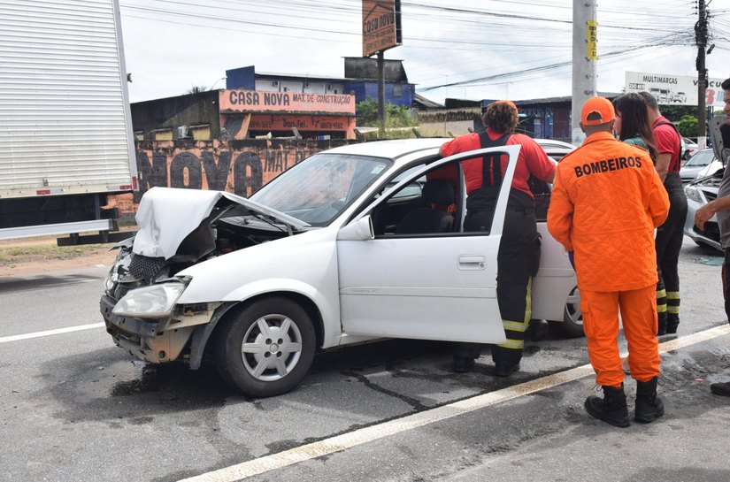 Bombeiros atuam em colisão que deixou um morto em Rio Largo