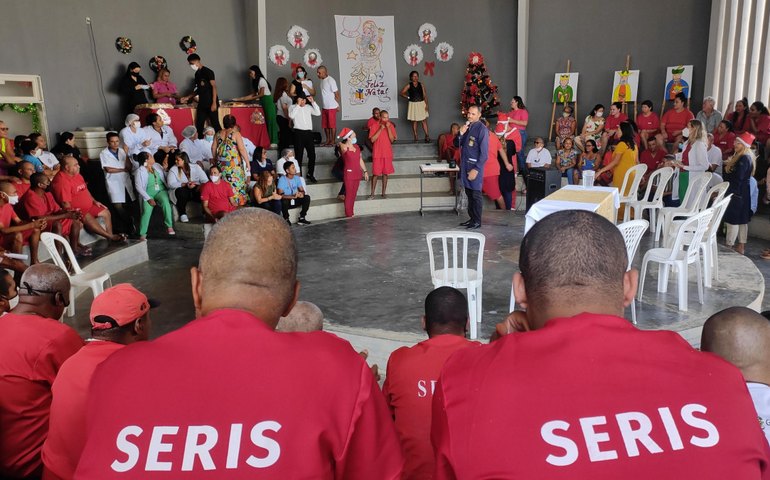Pacientes do Centro Psiquiátrico Judiciário participam de comemoração natalina