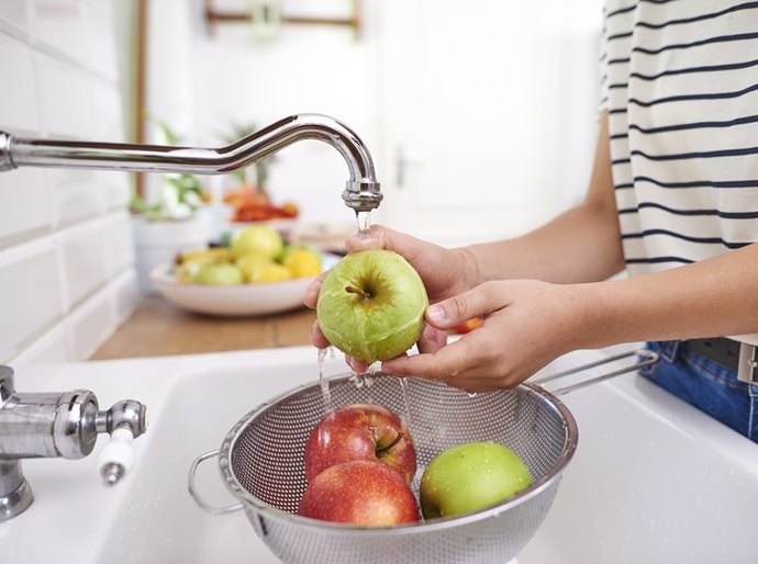 Especialista destaca hábitos para ajudar a prevenir contaminação alimentar