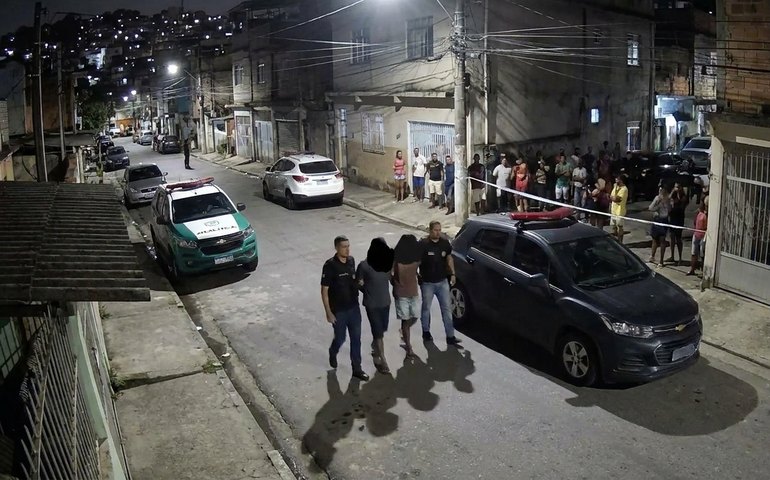 Mãe e padrasto foragidos são presos por morte de menino de 2 anos no Rio