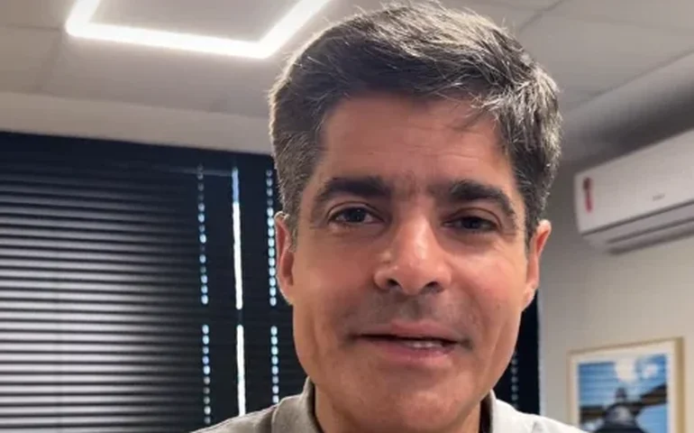 ACM Neto define chapa com ex-ministro de Bolsonaro e ex-aliado do PT para o Senado na Bahia