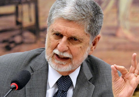 Celso Amorim está indo para a Venezuela para acompanhar a eleição, diz Lula