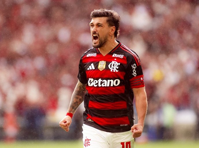 Arrascaeta é escolhido como craque do Prêmio Brasileirão 2025