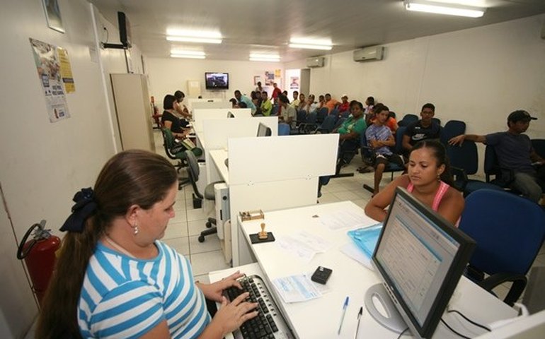 Expediente de secretarias e órgãos estaduais termina às 13h nesta quinta
