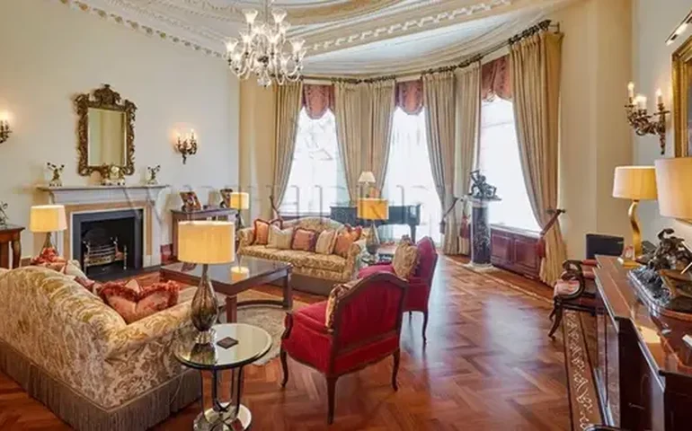 Mansão perto do Palácio de Buckingham está à venda em Londres por quase R$ 270 milhões