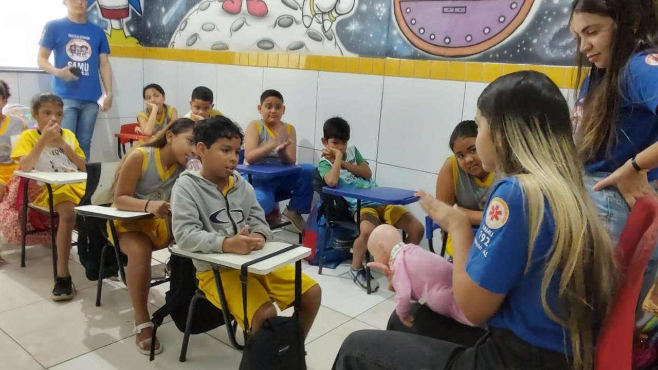 Projeto Samu nas Escolas leva lições de primeiros socorros e cidadania a alunos de Maceió