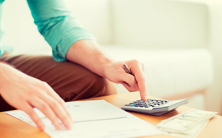 Congelada desde 2015, correção da tabela do IR entra no foco de presidenciáveis