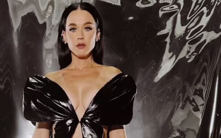Katy Perry anuncia novo álbum: ‘Neste verão eu vou aparecer e dar o que vocês estavam esperando’
