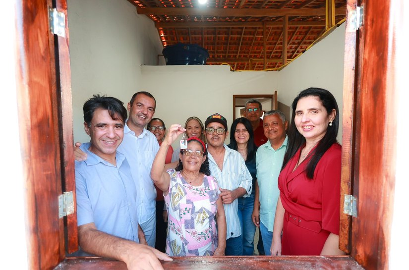 Prefeitura de Campo Alegre realiza entrega de mais quatro casas pelo programa Minha Casa Renovada