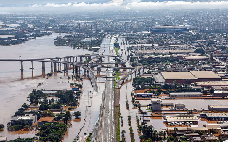 Um ano após enchente, obras visam evitar nova cheia do Guaíba