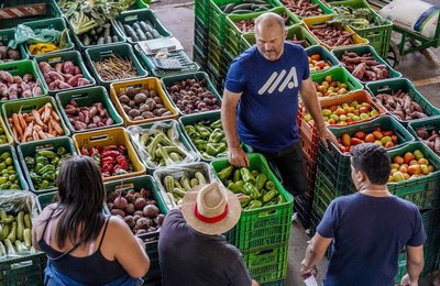 Pelo segundo mês seguido, grupo de Alimentação e bebidas registra queda de preços no Brasil