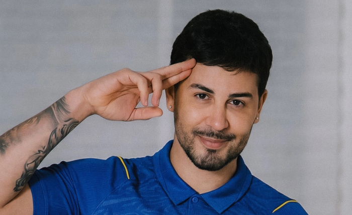Carlinhos Maia anuncia nova camisa do Chelsea e viraliza entre torcedores