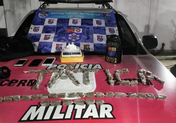 Ações da PM em Maceió e Murici resultam na apreensão de drogas e prisão de dois suspeitos