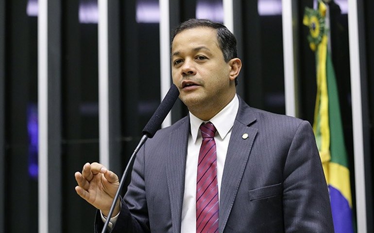 Câmara aprova MP que prorroga regras de reembolso e remarcação de passagem aérea