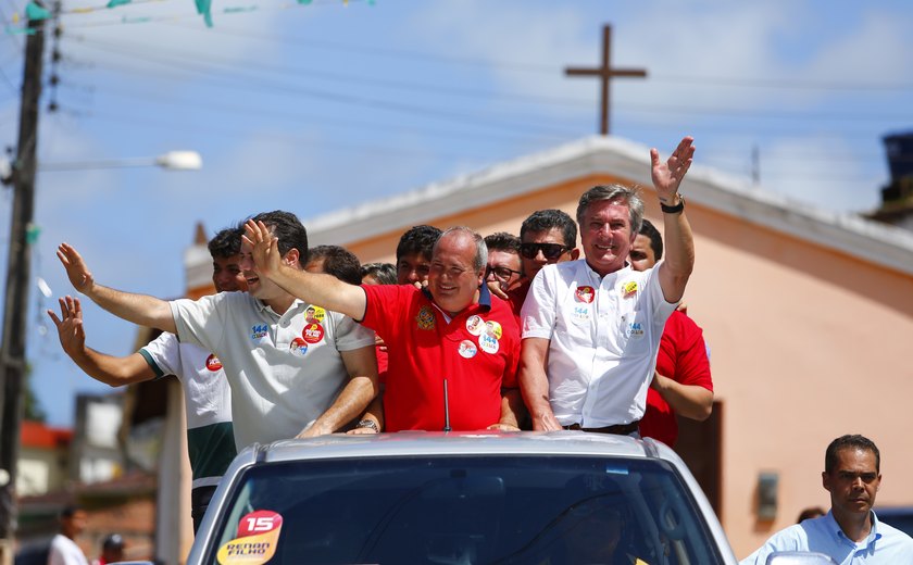Litoral Norte demonstra apoio à reeleição do senador Fernando Collor