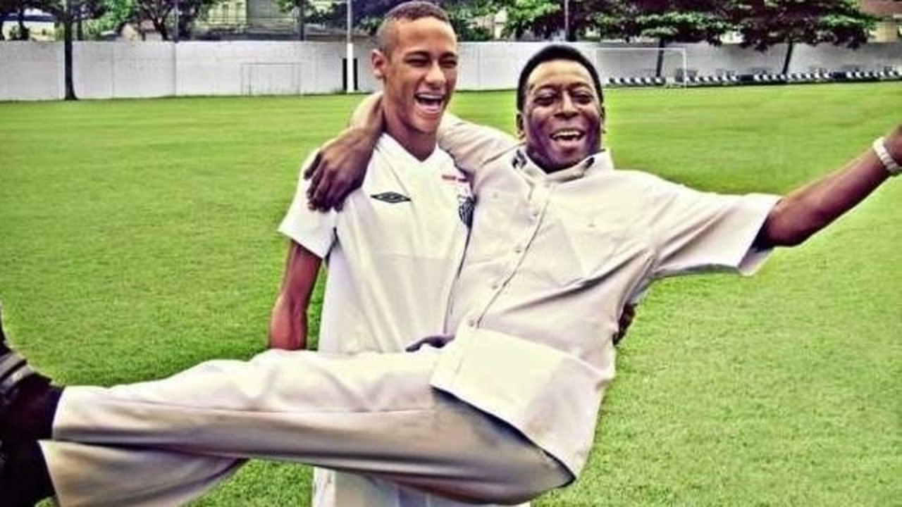 Pelé, Neymar e outros ídolos do Santos celebram aniversário de 108 anos do clube