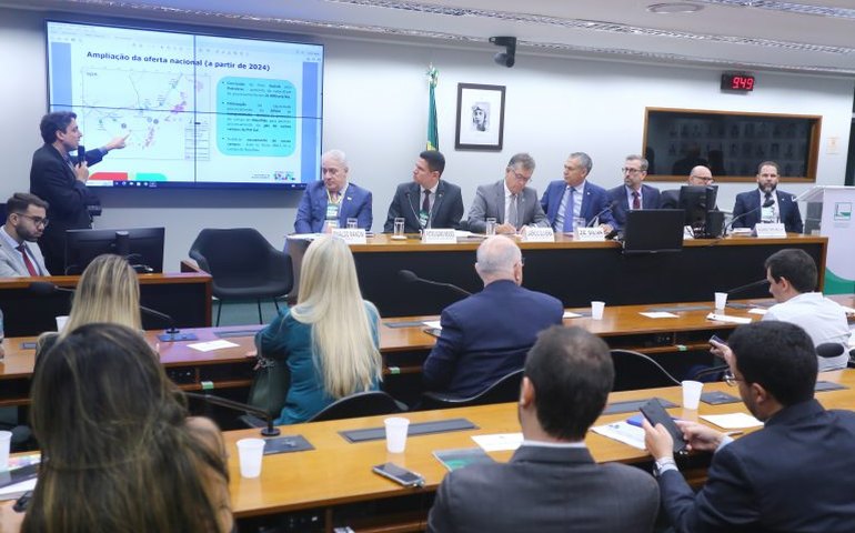 Deputados defendem fortalecimento da indústria nacional de fertilizantes