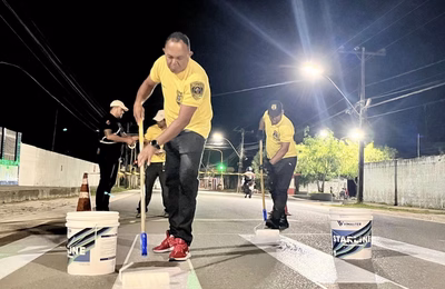 SMTT Penedo realiza pintura de faixas de pedestres em pontos estratégicos de grande fluxo