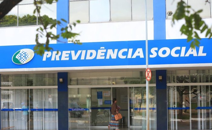 Fila do INSS tem 1,3 milhão de pessoas aguardando avaliação para concessão de benefícios