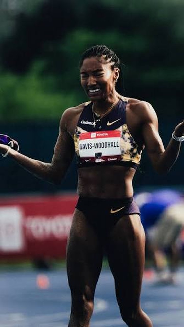Campeã olímpica Tara Davis-Woodhall sofre concussão grave após colisão de carro